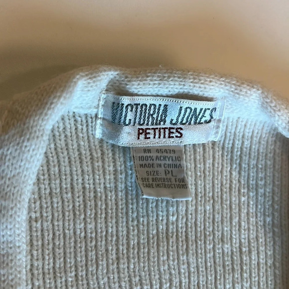 Victoria Jones - vintage petite medium, white cropped cardigan - Picture 4 of 8